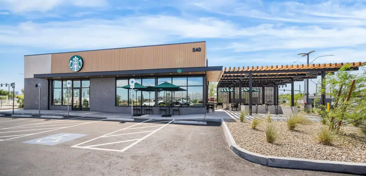 Starbucks NLV, Exterior